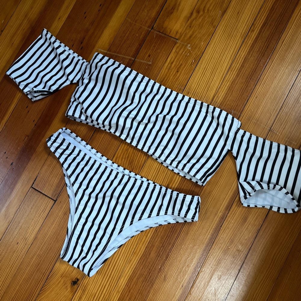 Black & White Striped Swimsuit Top & Bottoms
